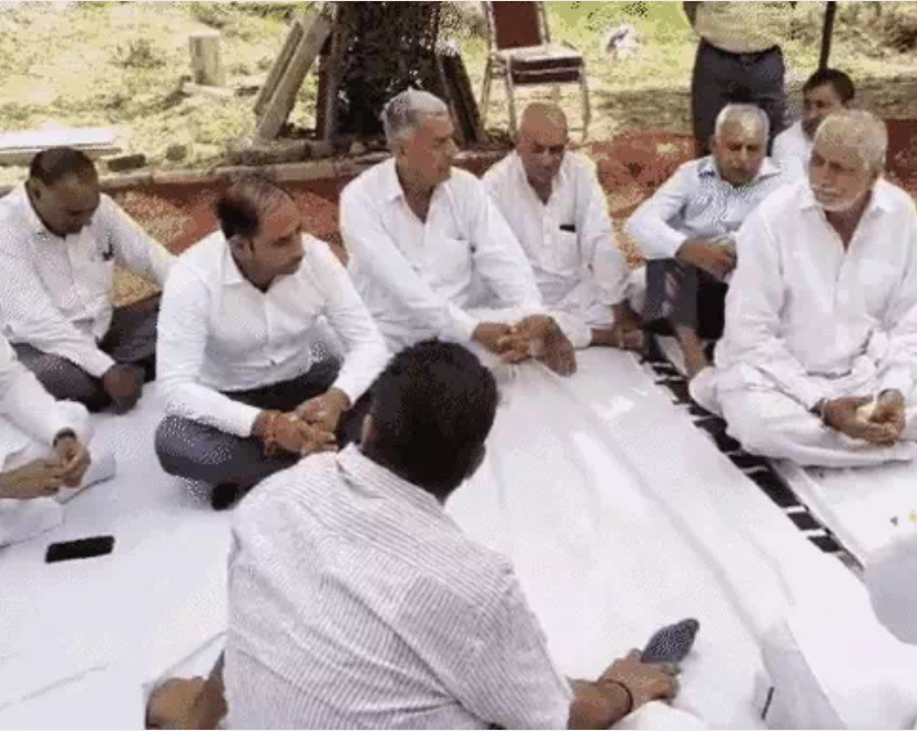शिक्षामंत्री कंवर पाल पहुंचे पानीपत:शहीद मेजर के परिजनों से मिले; कष्ट निवारण समिति की बैठक के बाद बबैल में शिलान्यास